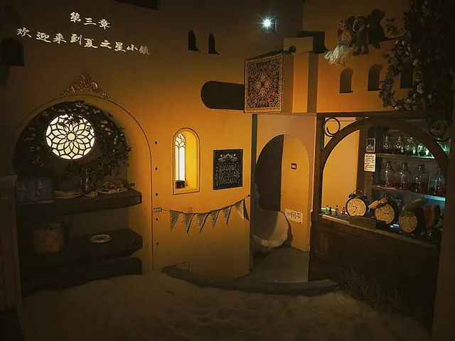 A lantern-lit chamber inside AURORA, an immersive escape room in Shanghai and Beijing